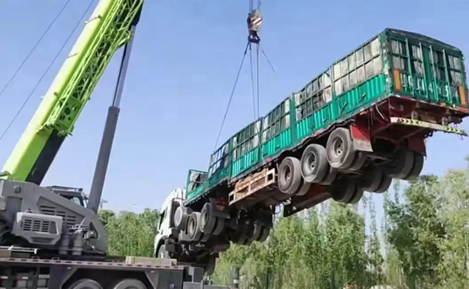 嘉荫道路脱困救援案例